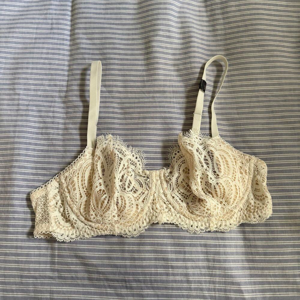 Victoria Secret Sexy Tee Unlined Lace Bra